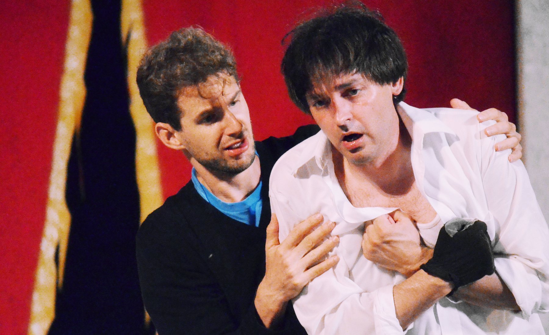 Hamlet NEShakes11-1800x1100